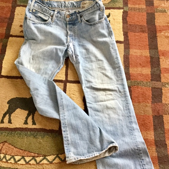 👖Distressed NATURALLY HOLLISTER JEANS 32 X 32 - Picture 1 of 15